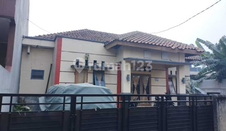 Dijual rumah bagus siap huni di Jakarta Timur