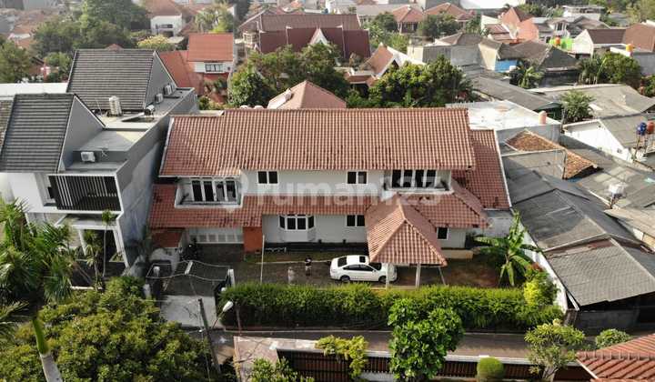 di jual rumah bagus di Lebak bulus lengkap buat keluarga mapan,