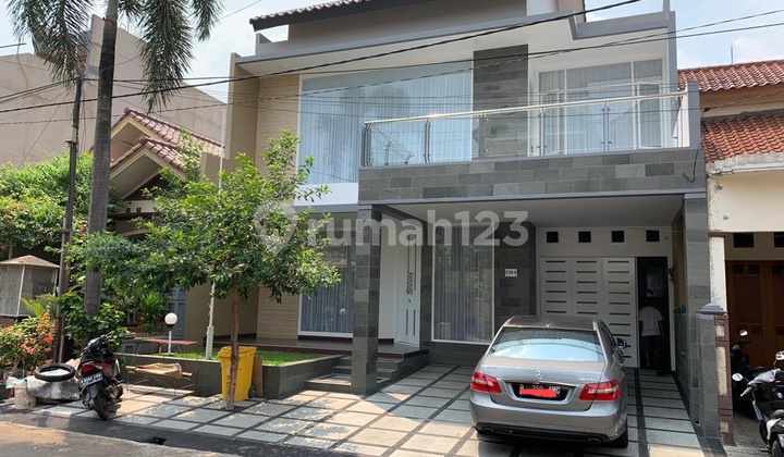 Hunian Elite Ekslusif 2 Lt di Pesona Khayangan Depok