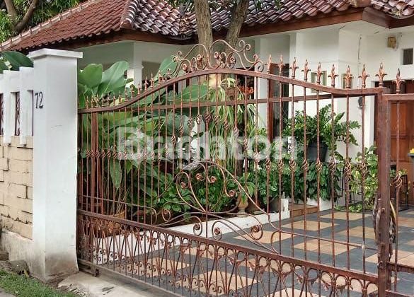 Rumah Tinggal Serasa Vila di Bintaro Tangsel dengan Taman Luas Sejuk Asri 2
