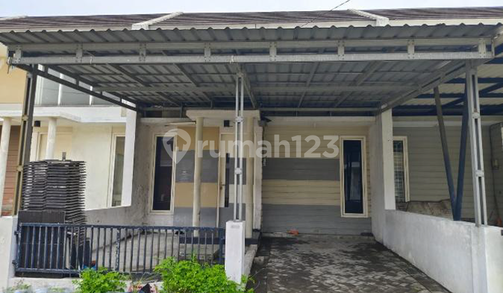 Nice and Affordable House in Sidoarjo Close to Juanda International Airport, Delta Plaza, and Sidoarjo Toll Road