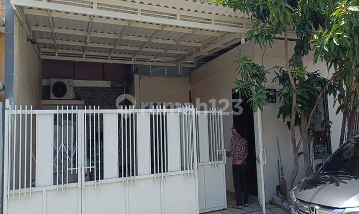 Nice and Affordable House Near Health Center in Sidoarjo