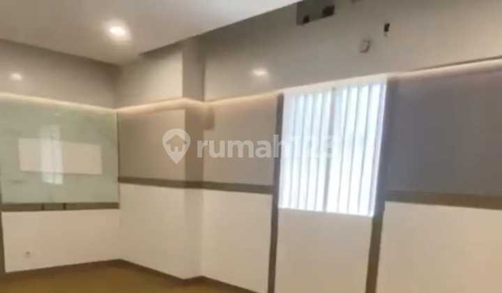 Disewakan Rumah Sayap Cihapit – Bandungex Klinik – Cocok Untuk Resto, Klinik, Atau Bistro