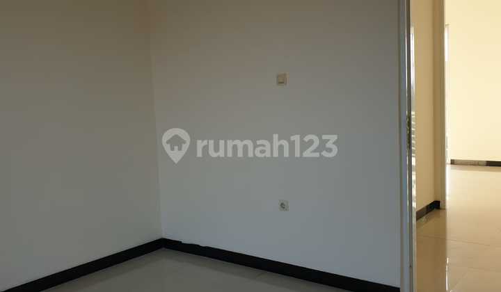 For Rent – 2-Story House in Taman Kopo Indah 5, Sommerville – Bandung 2
