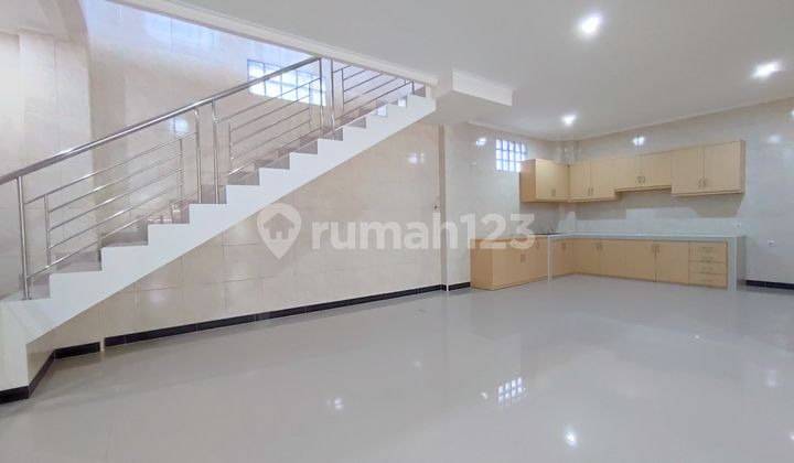 For Rent – Large House In Tki V Sherwood, Bandung For Rent – Large House In Tki V Sherwood, Bandung