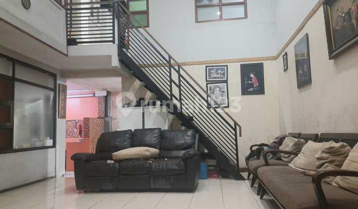 For Sale 3-Storey Residential House + Shop – Strategic Location on Soekarno Hatta Main Road, Bandung 1
