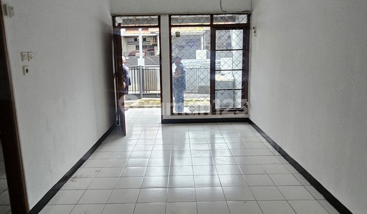 For Rent – Minimalist House in Tki Taman Kopo Indah 5