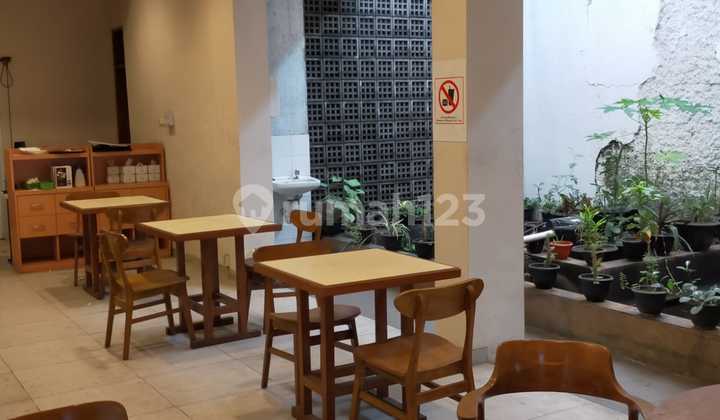 For Rent Strategic Shop House Former Cafe – Karawitan St., Bandung