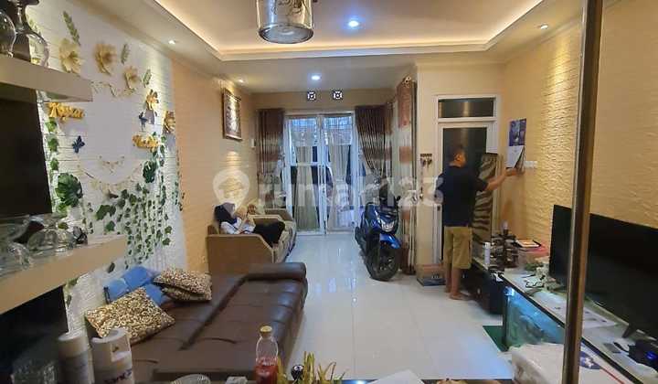 Dijual Rumah 4 Lantai Di Jalan Mahar Martanegara – Strategis Pinggir Jalan