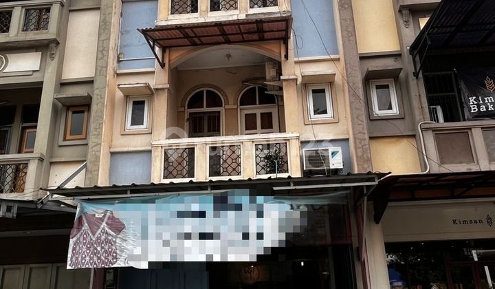 Ruko 3½ Lantai Siap Usaha Di Singgasana Pradana — Lokasi Strategis Depan Sekolah