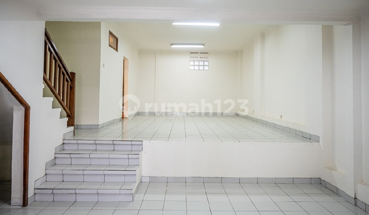 Strategic 3-Story Shop House - Sukaraja