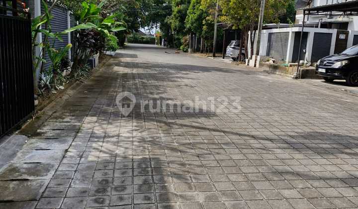 Villa Baru 2 Lantai Lokasi Premium di Sunset Road