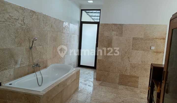 Disewajan Villa Luas Sanur 2