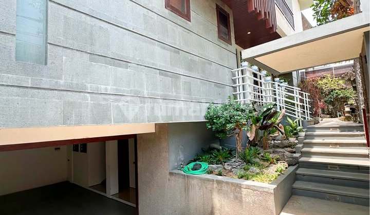For Sale: Mrwah House, West Gatot Subroto