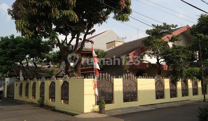 Dijual Rumah Besar 2 Lantai Di Dekat Arion Mall