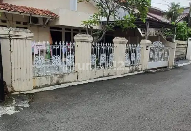For Sale: Strategic House in Cipete, Cilandak, South Jakarta