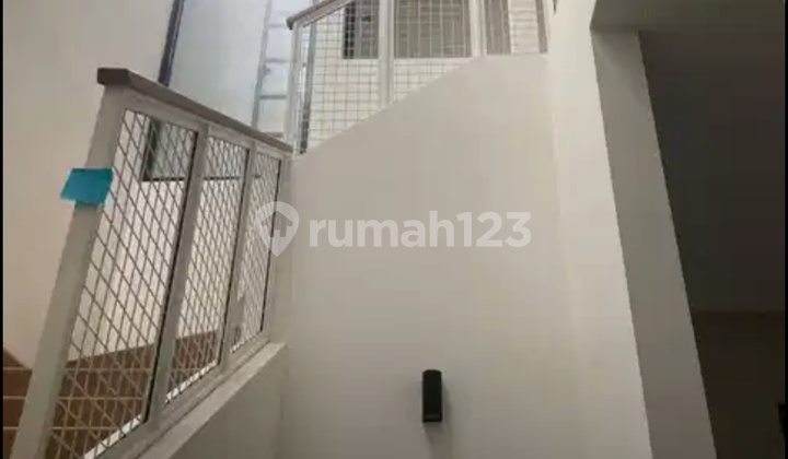 Disewakan Rumah Minimalis di Ciputat Luminance House 2