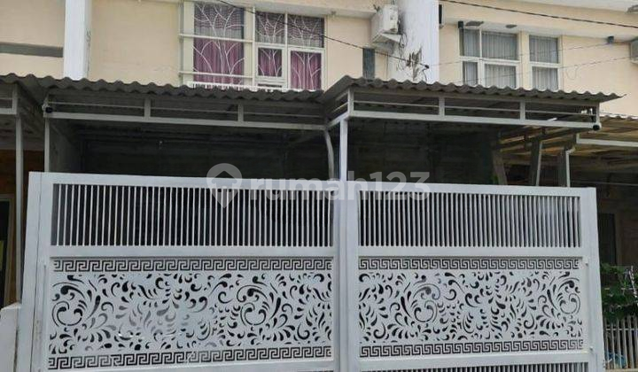 2-STORY HOUSE, ROW FOR 3 CARS IN GREENLAKE SURABAYA 2-STORY HOUSE, ROW FOR 3 CARS IN GREENLAKE SURABAYA