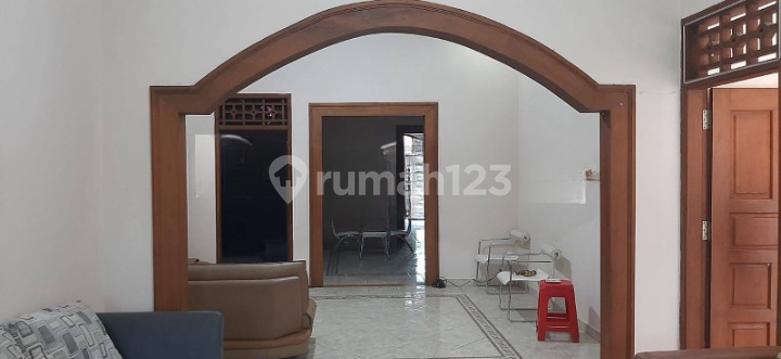 LUXURY HOUSE IN RUNGKUT MENANGGAL HARAPAN SURABAYA WITH SWIMMING POOL AND READY TO OCCUPY. 2