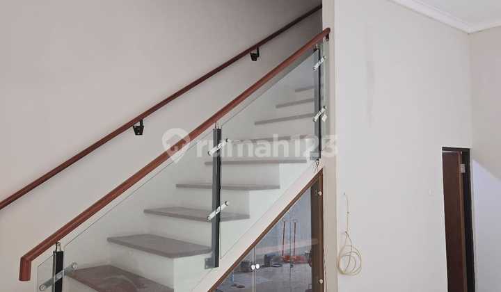 RUMAH BARU 2 LANTAI SIAP HUNI, PONDOK CANDRA. 2