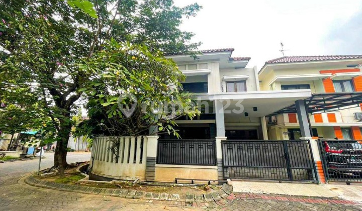 RUMAH HOOK SIAP HUNI, BAGUS DI CENTRAL PARK A YANI SURABAYA BISA KPR