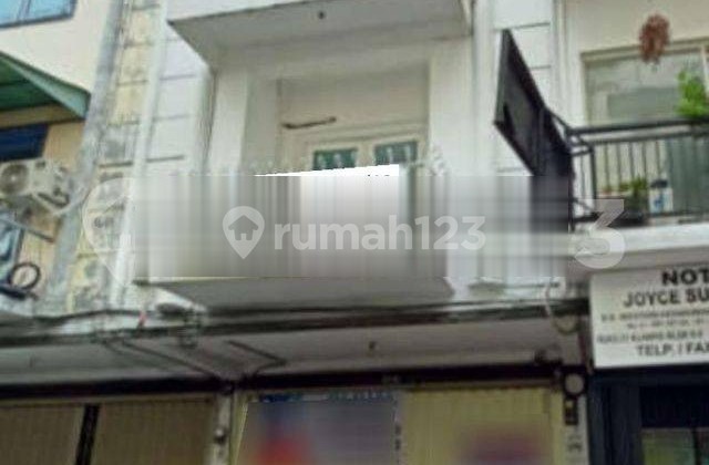 READY-TO-USE RUKO (SHOPHOUSE) FORMER OFFICE 3 FLOORS AT 21 KLAMPIS SURABAYA, KPR ELIGIBLE