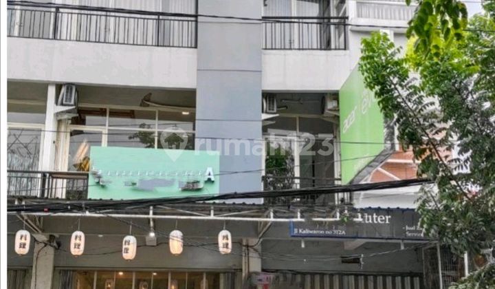 TWO ADJOINING SHOP HOUSES ON RAYA KALIWARON STREET, WITH CERTIFICATE OF OWNERSHIP. TWO ADJOINING SHOP HOUSES ON RAYA KALIWARON STREET, WITH CERTIFICATE OF OWNERSHIP.