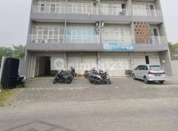 3-Storey Ready-to-Use Shop House at Dian Istana Surabaya 1