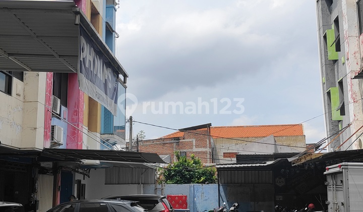 Shop House with SHM, Klampis Jaya 4 Floors Ready for Use. 2