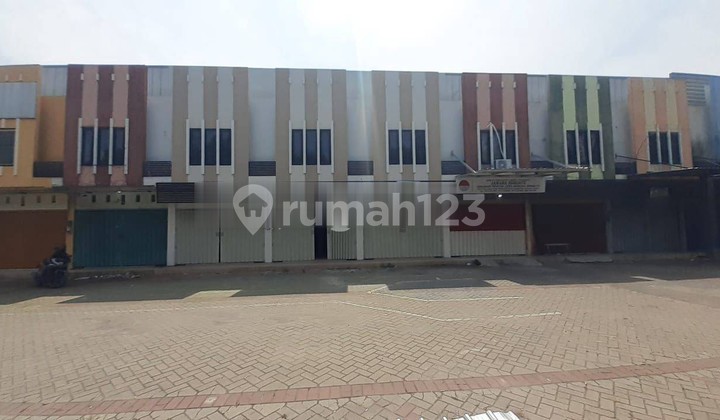 TWO ADJOINING SHOP HOUSES WITH AN INTERNAL CONNECTING DOOR IN BUMI PAPAN SELARAS, WONOAYU, SIDOARJO