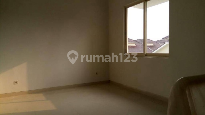 JUAL/SEWA. RUMAH DI PURI SURYA JAYA VALENCIA STRAIT SIDOARJO COCOK UNTUK TEMPAT USAHA 2