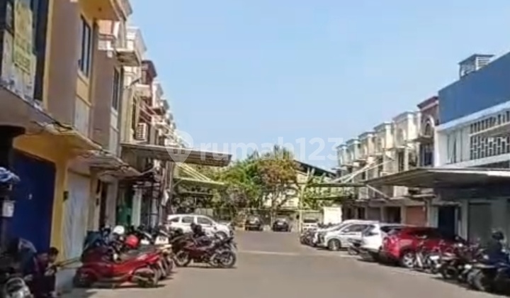 Tropodo Center 2-Story Shop House Ready for Use Tropodo Center 2-Story Shop House Ready for Use