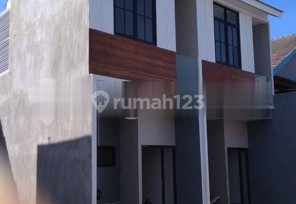 NICE 2-STORY HOUSE IN WONOREJO SELATAN, SURABAYA 2