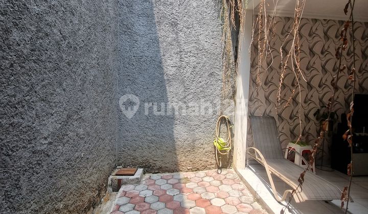 Dijual Rumah 2 Lantai Semi Furnished Sangat Strategis Termurah Nego Shm Siap Huni Bebas Banjir 2