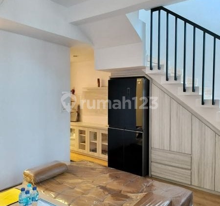 Dijual Rumah 2 Lantai Semi Furnish Brand New Termurah Strategis Nego Bebas Banjir