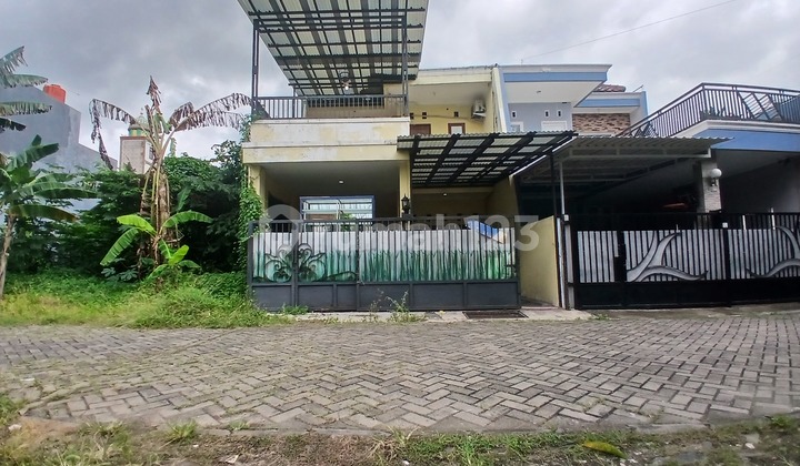 For Rent 2-Story House Kunciran Indah Ready to Occupied Flood-Free Strategic Cheapest SHM Negotiable