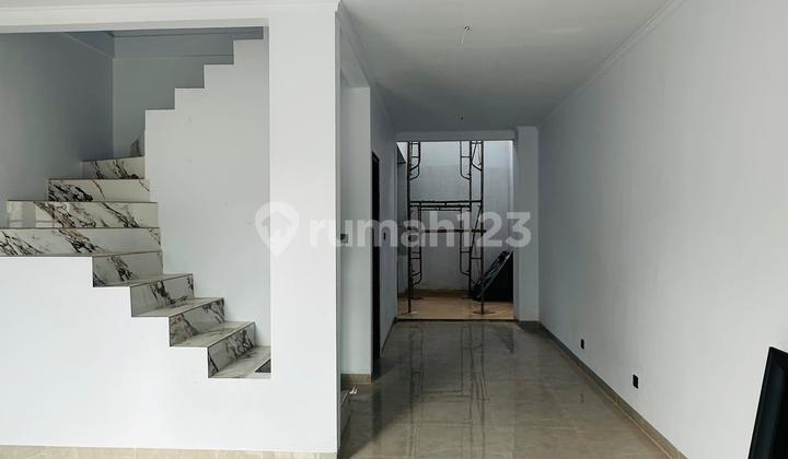 Rumah Murah Mewah 2 1/2 Lantai Di Cimanggis