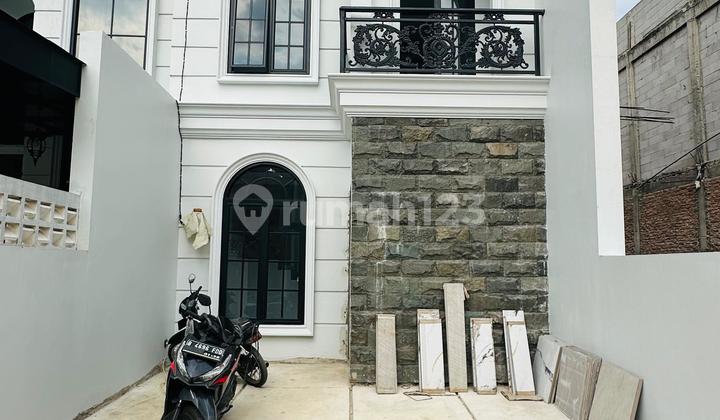 Rumah Murah Mewah 2 1/2 Lantai Di Cimanggis Rumah Murah Mewah 2 1/2 Lantai Di Cimanggis