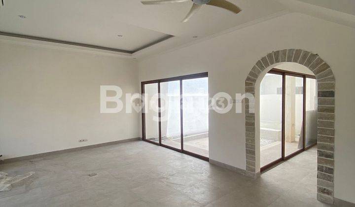 RUMAH DI SUNSET ROAD / SEMINYAK , ONE GATE SYSTEM 2
