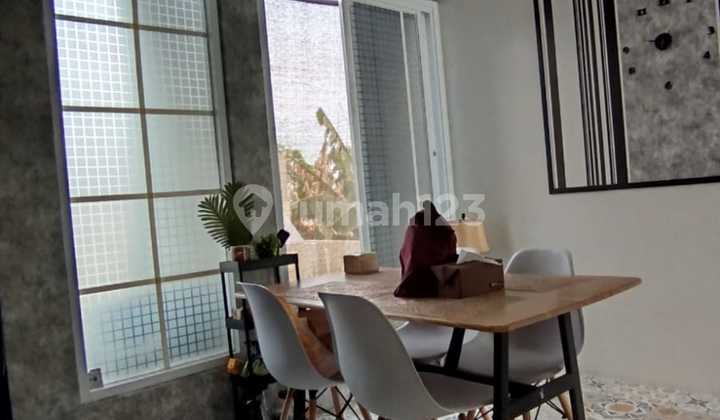Rumah 3 Lantai Full Furnish di Mustika Jaya Kota Bekasi Rumah 3 Lantai Full Furnish di Mustika Jaya Kota Bekasi