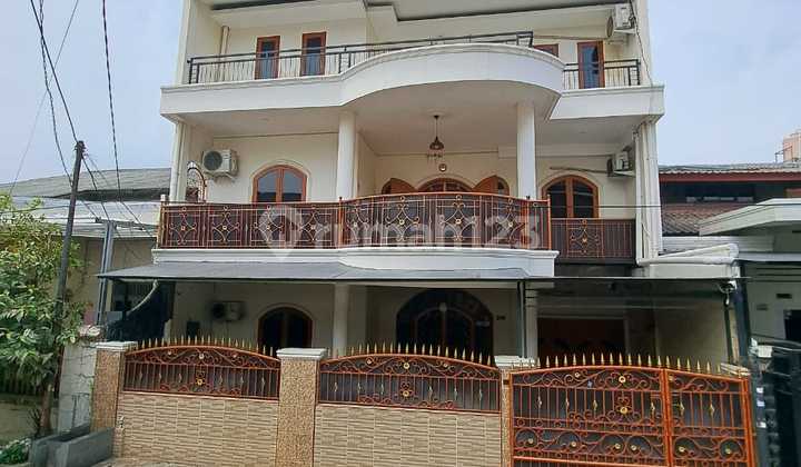 Dijual Rumah 3 lantai di Komplek Pelindo 1 Rawa Badak Koja jakarta