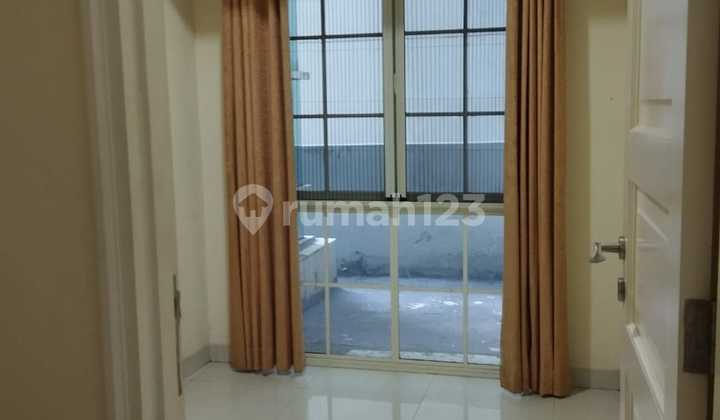 Apartemen Murah Di Moi Gading Resort Residence Kelapa Gading, Jakarta Utara Apartemen 5 Kamar Tidur Semi Furnished Bagus 2
