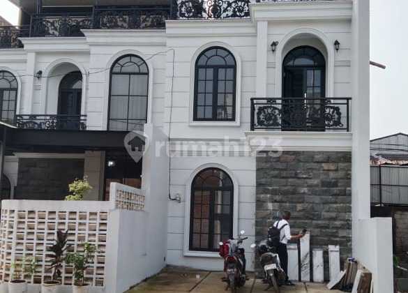 Ready-to-Occupy Luxury House in Cimanggis Depok House in Cimanggis Ready-to-Occupy Luxury House in Cimanggis Depok House in Cimanggis