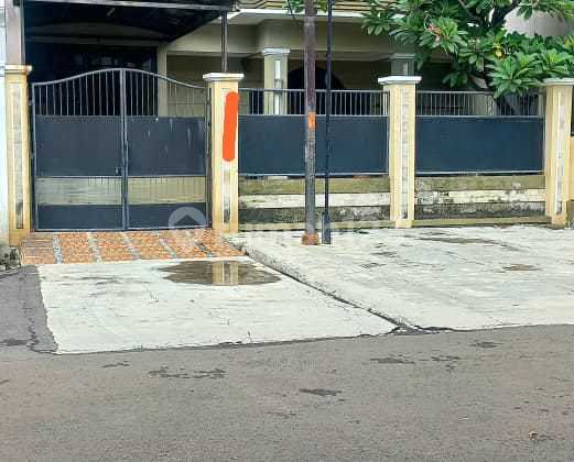 Rumah 2.5 Lantai di Perumahan Harapan Indah Bekasi Kota 1