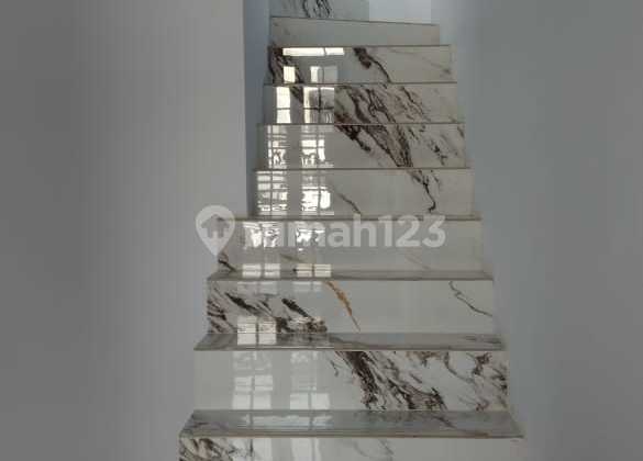 Ready-to-Occupy Luxury House in Cimanggis Depok House in Cimanggis Ready-to-Occupy Luxury House in Cimanggis Depok House in Cimanggis