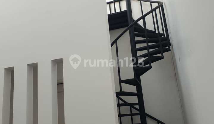 Dijual Rumah Hook Harapan Indah Regensi Bekasi  2