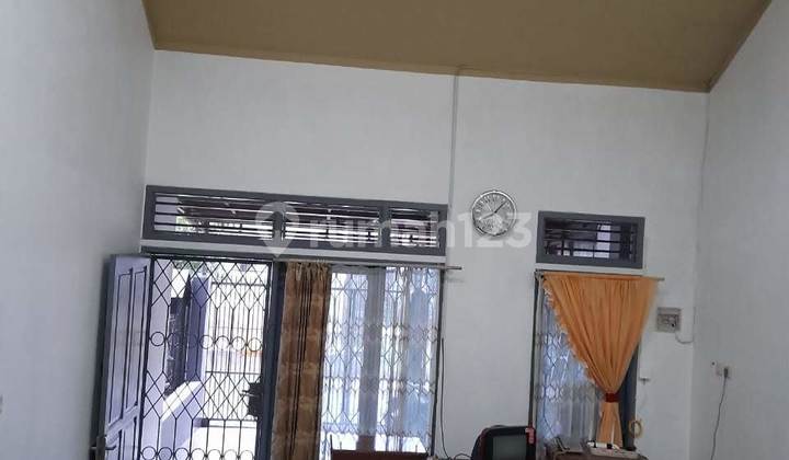 Rumah Tingkat 1,5 Lantai di Bulevard Hijau Harapan Indah Bekasi Kota 1