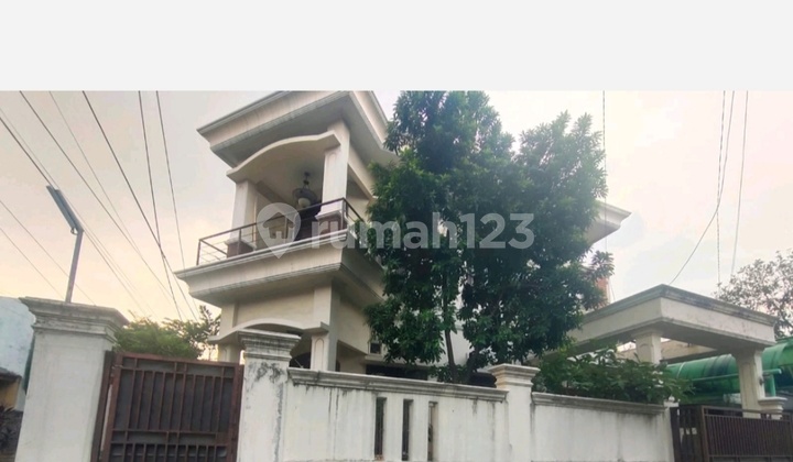 For Rent Luxury House In Taman Buaran Indah East Jakarta, Good SHM House in Buaran