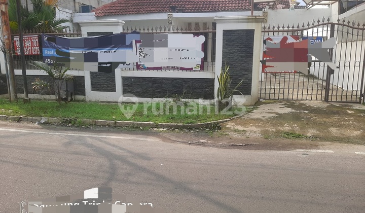 Cheap Old House For Sale in Pulomas Barat Housing, East Jakarta
