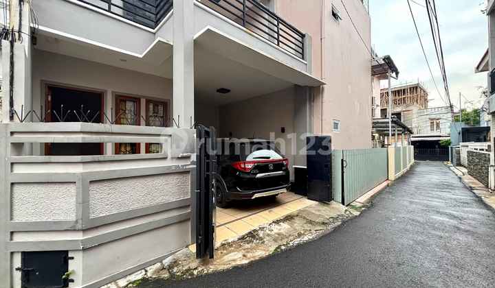 Rumah Modern Minimalis Siap Huni Di Tebet Dalam Akses 1 Mobil  2